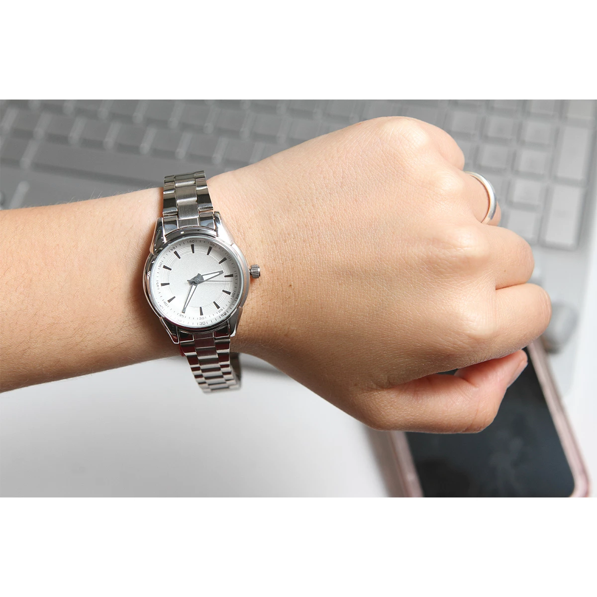 Reloj de pulso.